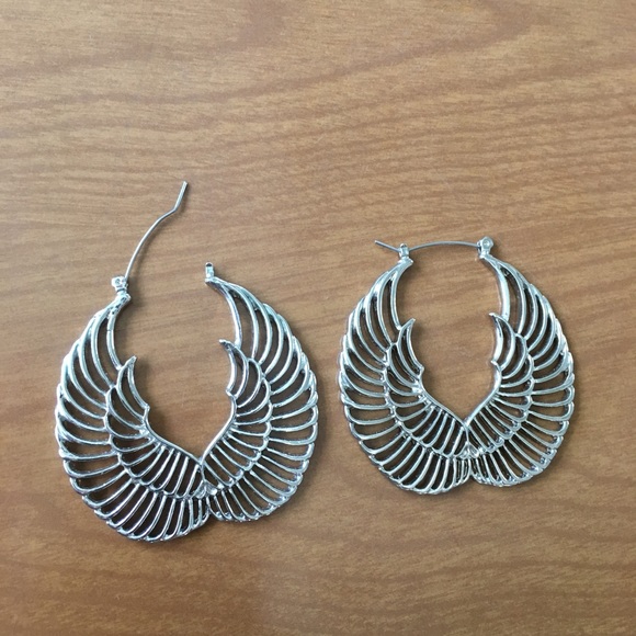 Silver double wing earings - Picture 2 of 2